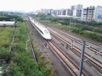 見證鐵路速度：高鐵繼電器零部件模內攻牙應用